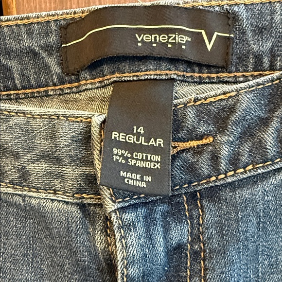 Lane Bryant Venezia Bootcut Jean Women's 14 Regular EUC - Picture 2 of 12